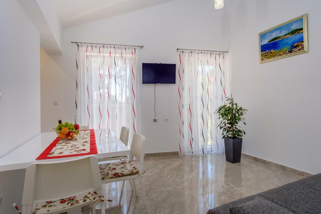 Apartmani Beatrice Mali Lošinj Eksteriør billede