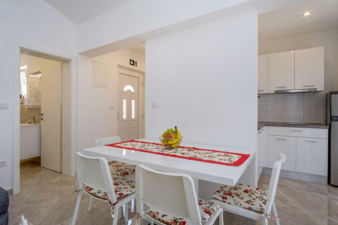 Apartmani Beatrice Mali Lošinj Eksteriør billede